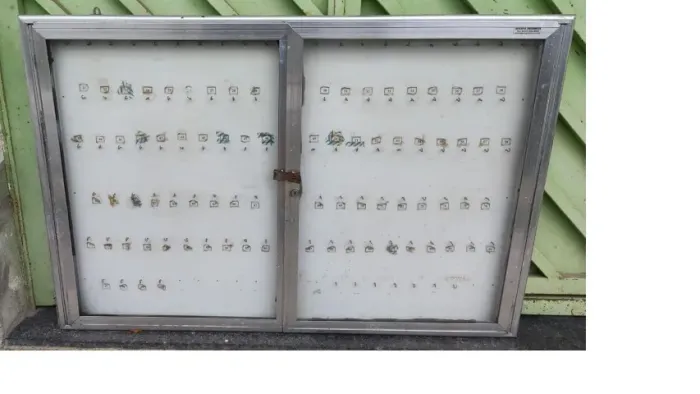 Quadro Claviculário Com Porta Para 100 Chaves Mold Alumínio