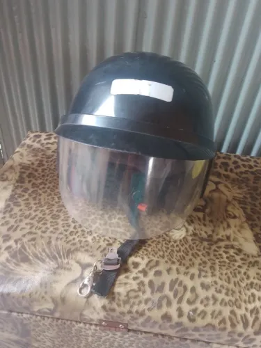 Capacete aberto