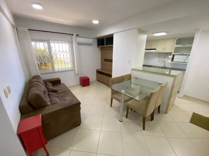Excelente apartamento de 3 dormitórios para locação no bairro Carianos!