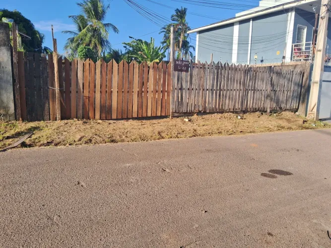 VENDO LOTE BEM GRANDE NO MEIO DO MUNDO 