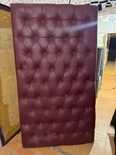 Cabeceira de cama em captone