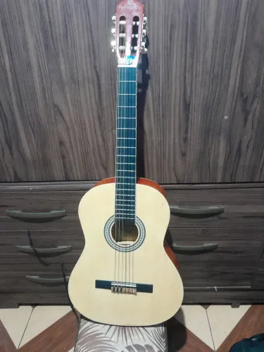 Violão acústico