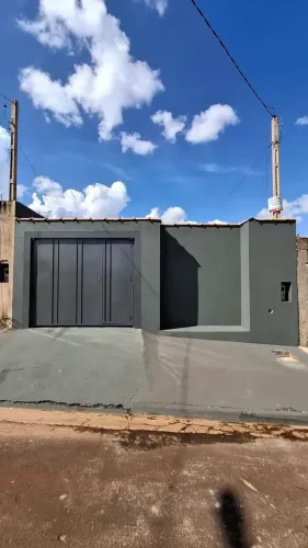 Casa pronta em altinópolis/sp, 2 dormitórios, aceita financiamento