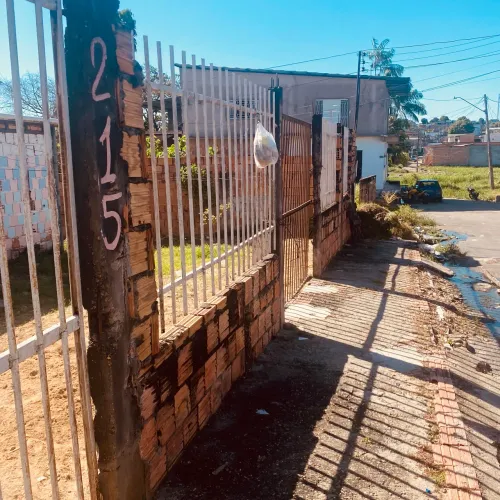 Linda casa 3 dormitórisno conjunto bairro novo na zona Norte