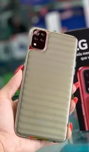 Celular 64 gigas com acessórios