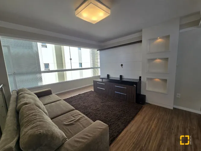 Cobertura no centro de Florianpópolis com 197m², 2 quartos, 1 suíte, 2 vagas de garagem