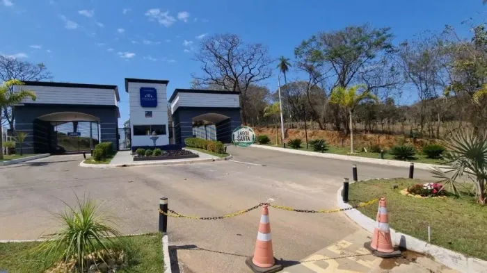 Terreno à venda, 1000 m² por R$ 250.000,00 - Condomínio Versailles Ville de France - Lagoa