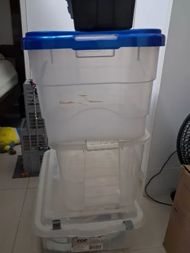 Caixa plástica tupperware