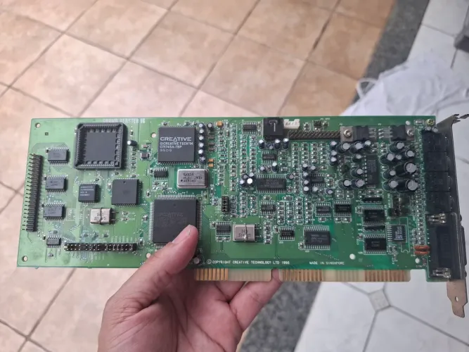 Placa isa sound blaster Ct2830