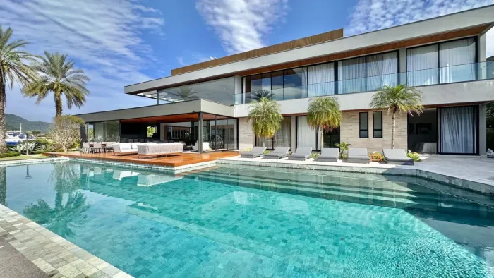Casa à venda no Condomínio Marina Guarujá - Guarujá