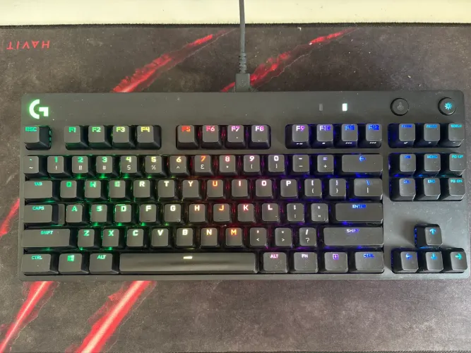 Teclado mecânico Logitech G pro