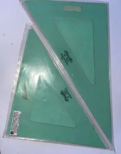 Esquadros Desetec 32cm - 2532 e 2632