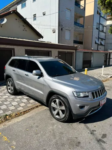Jeep Grand Cherokee Limited 3.0 TB Dies. AUT 2015