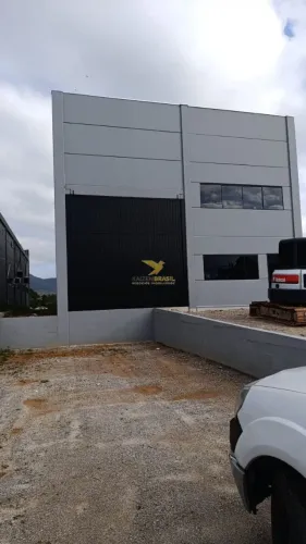 Galpão para Aluguel em Santo Amaro da Imperatriz - 498,80 m² com Doca