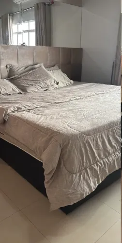 Vendo cabeceira de cama 2,90 × 1,30. Nova. Apenas 650