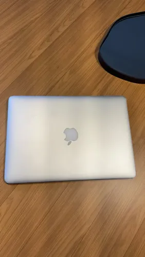MacBook Air 13 (2015)