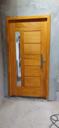 Portas feitas por encomenda. 