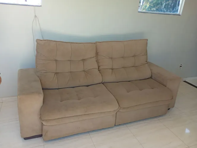Sofá retrátil e reclinável