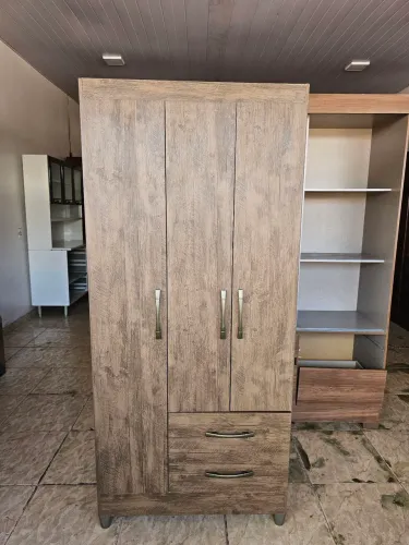 Guarda roupa usado