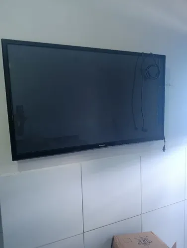 VENDENDO ESSA TV COM DEFEITO