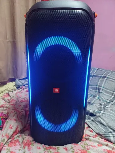 Caixa jbl 710