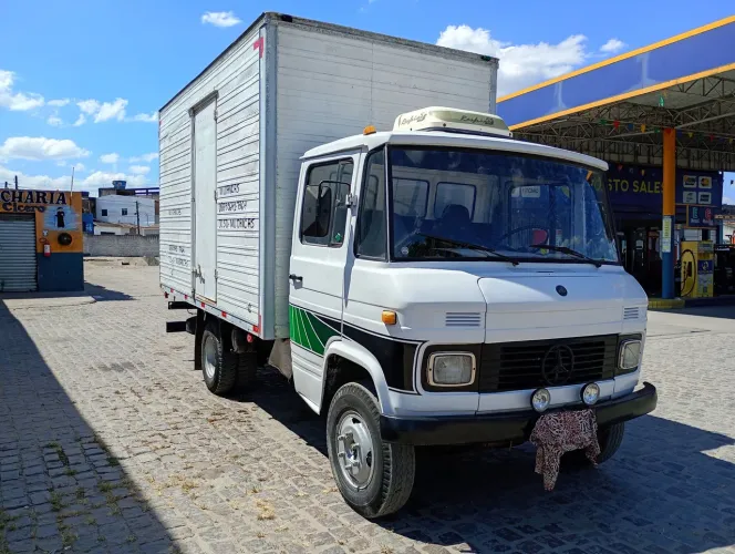Mercedez Benz 608