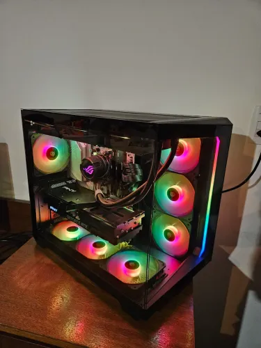 Pc gamer AMD Ryzen 7 9800X3D! RTX 4070ti super! X870! 16gb DDR5!