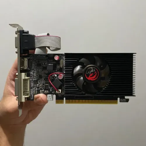 Placa de Vídeo GT 210 1GB DDR3 64 Bit PCYes Low Profile Seminova