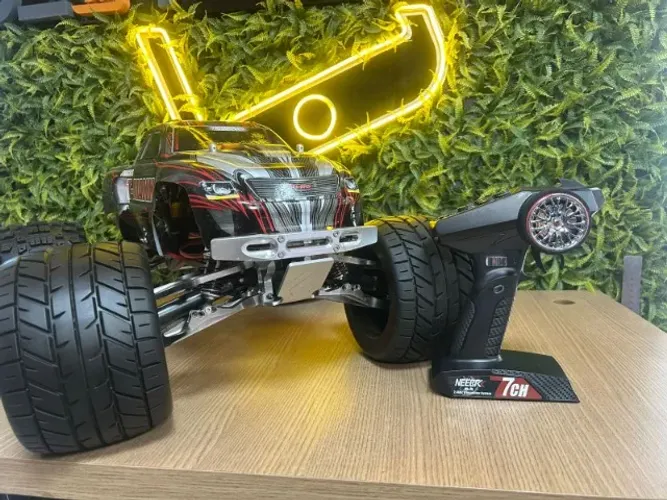 Traxxas T-Maxx 3.3 TSM Nitro 95% em alumínios
