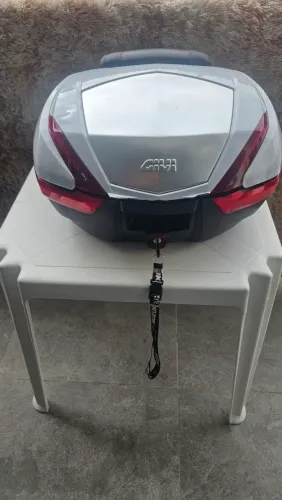 BAÚ GIVI MONOKEY 47L ORIGINAL (VENDO OU TROCO)