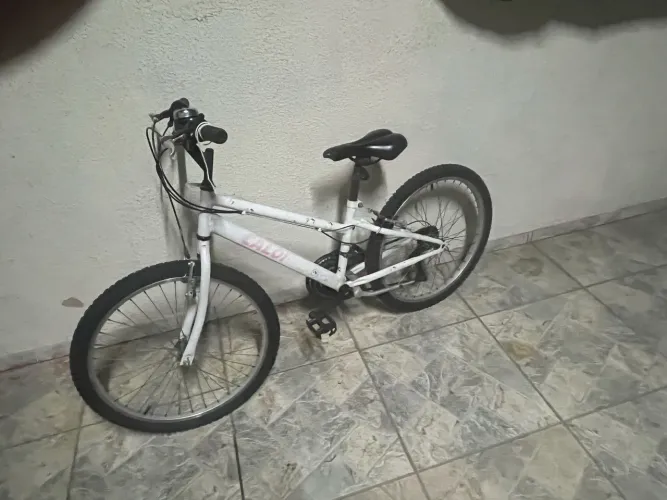 Bicicleta Caloi aro 24 em bom estado