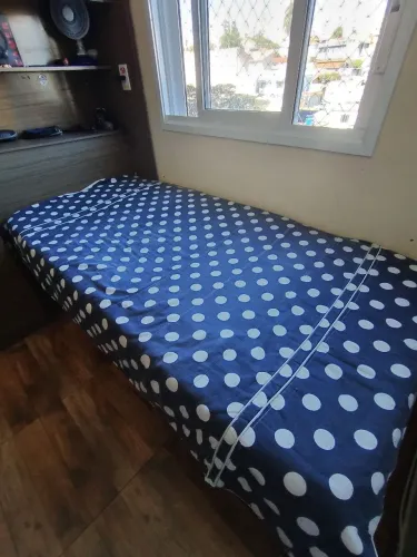 Cama box com baú + Cama auxiliar Acompanha colchão