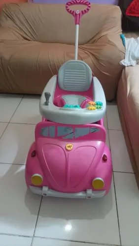 Carrinho Passeio Fusca Com Pedal E Empurrado Fouks Calesita vendo ou troco por algo do meu