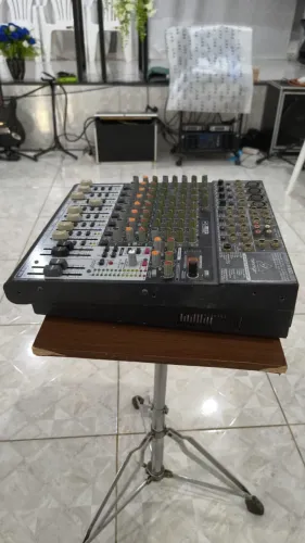 Mesa de som Behringer XENYX X1622USB