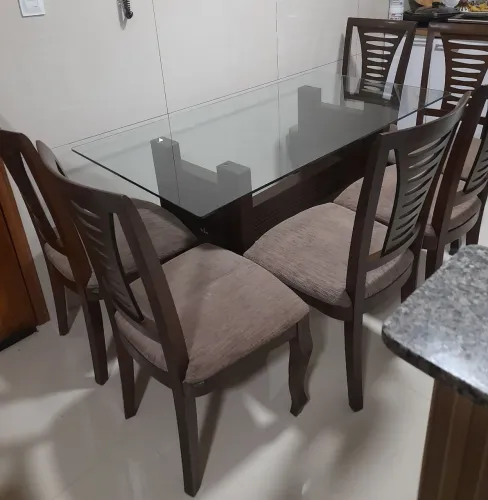 Mesa de jantar com 6 cadeiras