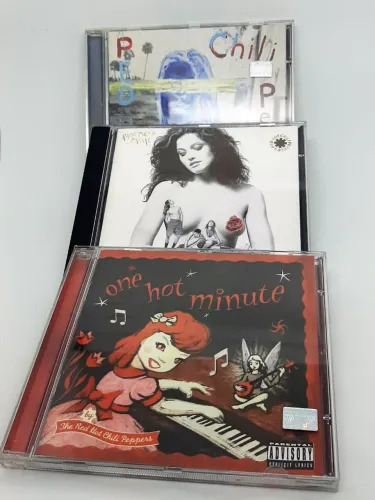 lote 3 CDs Red Hot Chilli Peppers - Mother's milk / one hot minute / By the Way