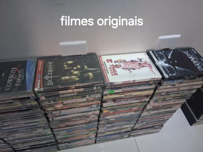 Vendo 200 DVDs originais