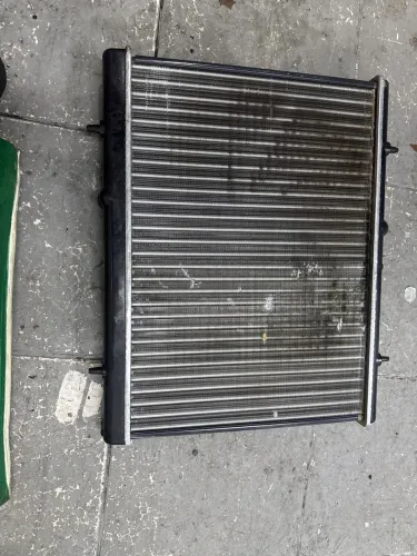 Radiador C3 C4 C5 207 307 308 3008 407 Man Aut 03 04 05 06 