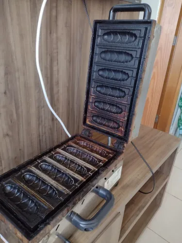 Vendo crepeira 6 cavidades funciona perfeitamente todas, somente venda