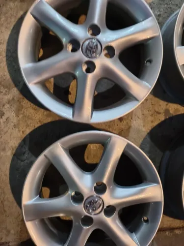 Vendo rodas 15 TOYOTA COROLLA ETIOS YARYS