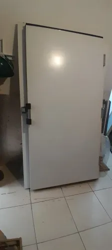 Porta de Câmara Fria Industrial 2,05 x 1,05 - Ótimo Estado