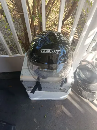Capacete sem queixeira (aberto)