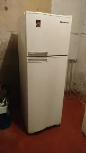 Geladeira em bom estado, não faço entrega.