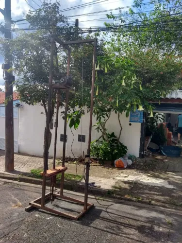 Poço semi artesiano.