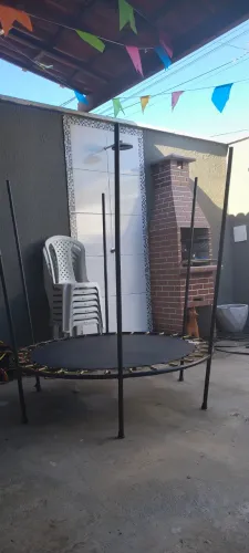 Estrutura pula pula