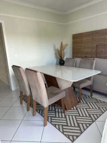 Mesa de Jantar 6 Lugares com 4 Cadeiras - Linda e Conservada