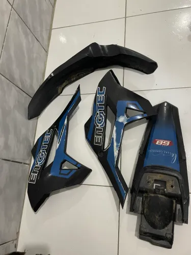 Vendo carenagem CRF 230 usada porém conservada retirada jangurussu
