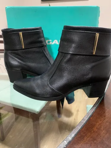 BOTA DE COURO NOVA ?PEGADA?