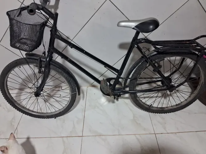 Uma bicicleta aro 20. Em bom estado
