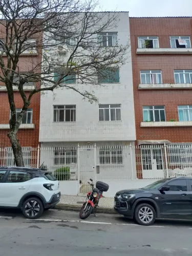 Oportunidade!! Vendo apto Sala, 2/4, reformado, frente norte com uma vaga de garagem livr